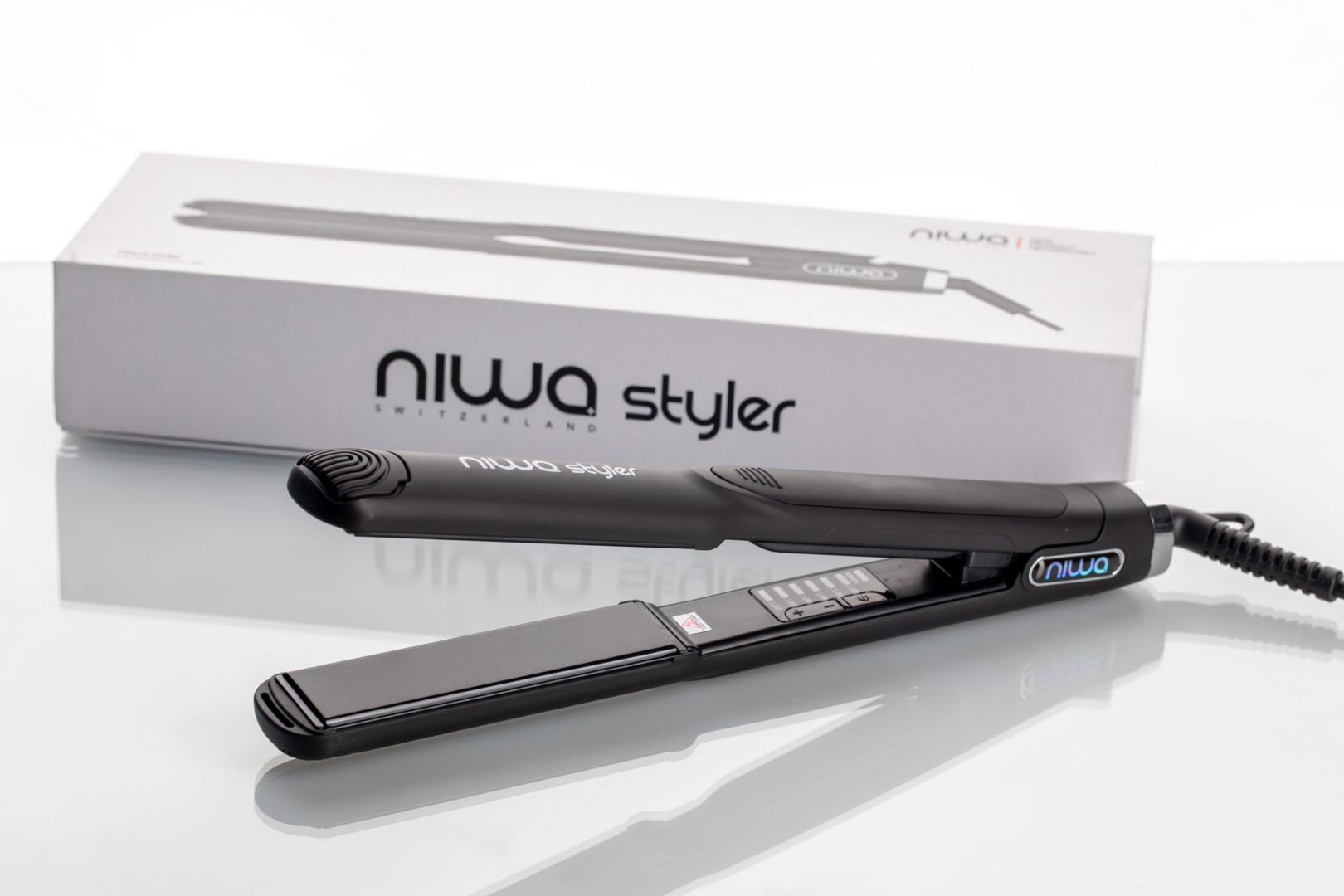 The NIWA Styler Black is now available on keune.ch, a professional styling tool with Swiss quality. Thanks to cutting-edge Nano-Ceramic technology, achieve smooth and frizz-free hair.